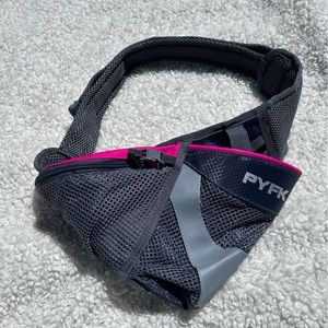 Women’s running belt/water bottle holder
